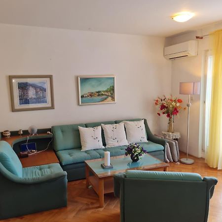 Apartment Silva, 50M From Beach Makarska Exteriör bild