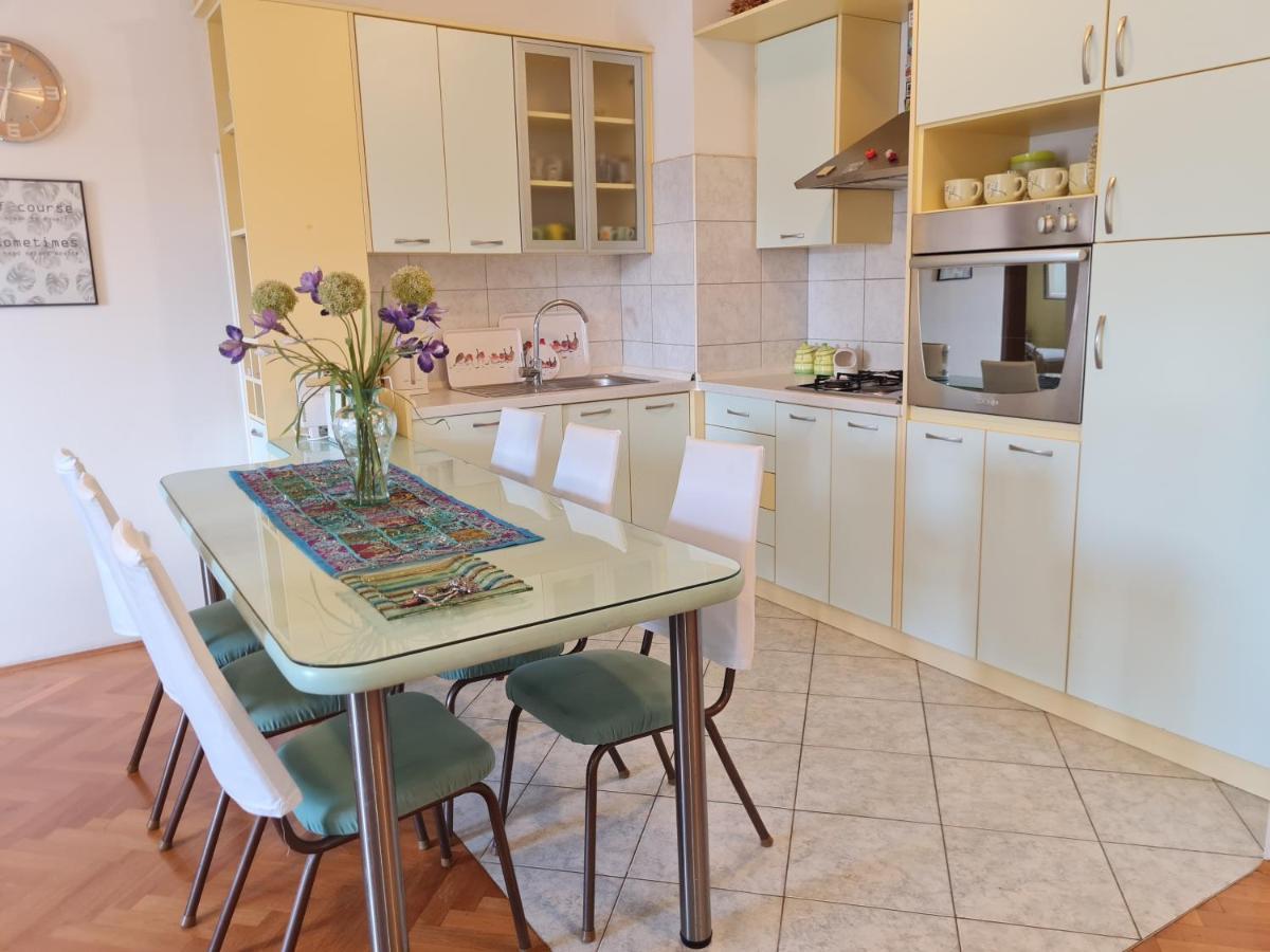 Apartment Silva, 50M From Beach Makarska Exteriör bild
