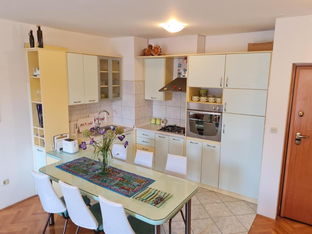 Apartment Silva, 50M From Beach Makarska Exteriör bild